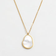 HALLIE SHELL PENDANT NECKLACE