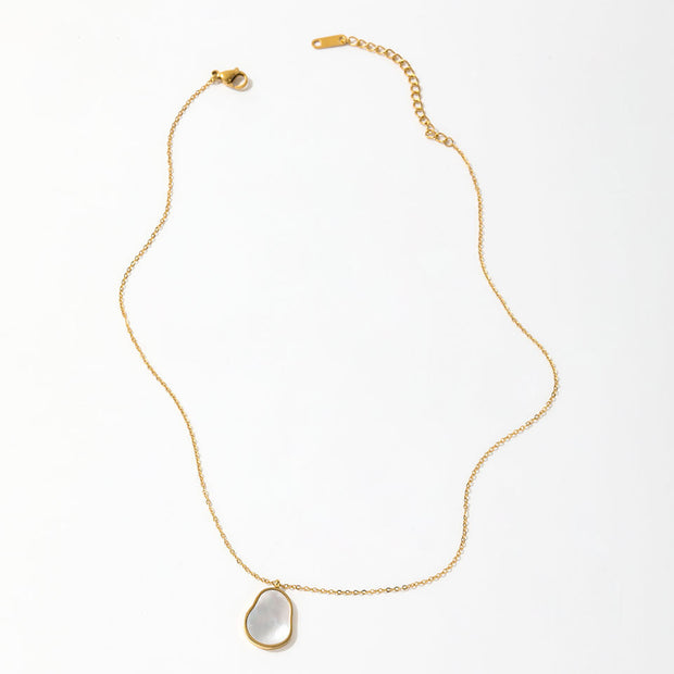 HALLIE SHELL PENDANT NECKLACE